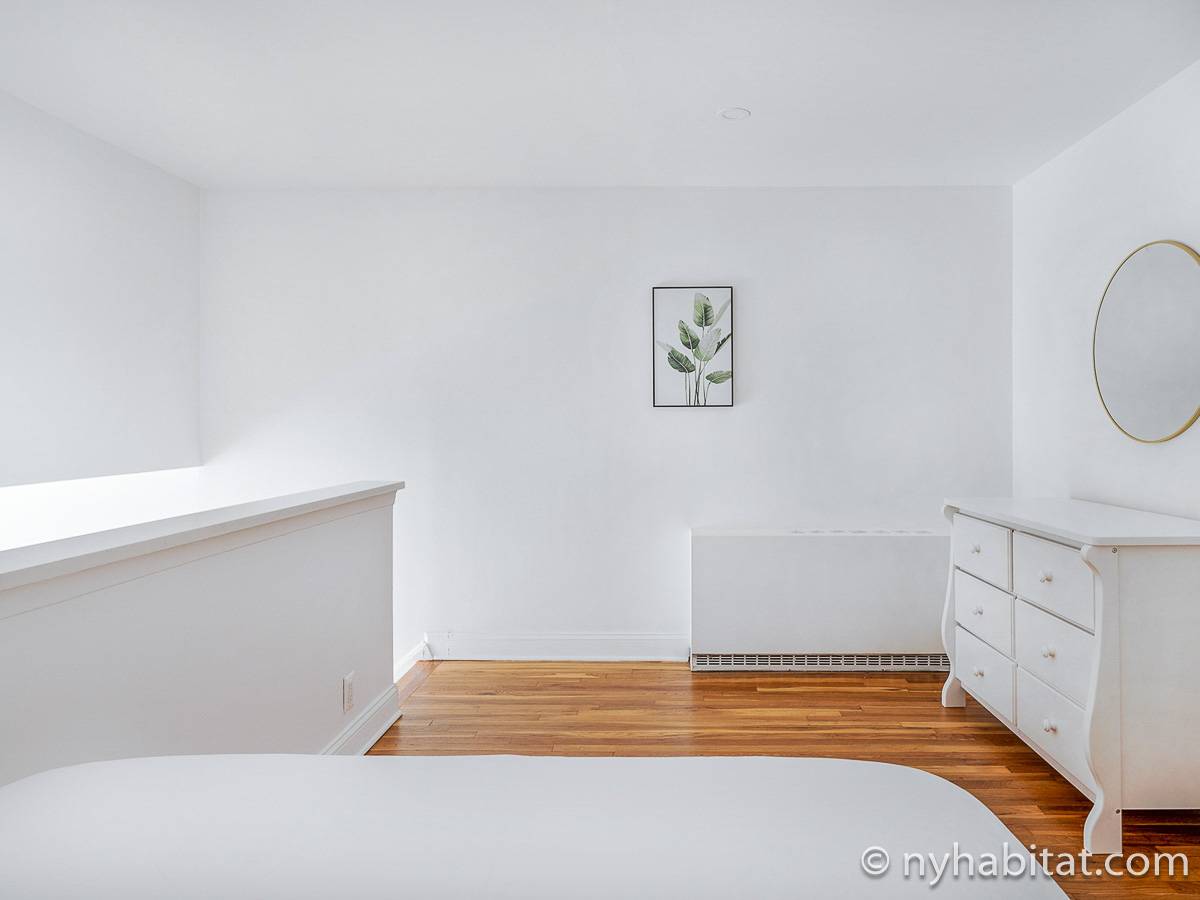 Living room - Photo 8 of 9
