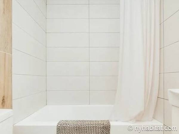 Bathroom 4 - Photo 1 of 1