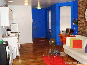 Living room - Photo 6 of 7