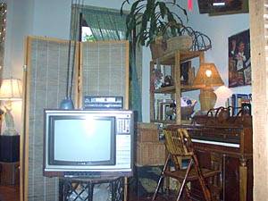 Living room - Photo 8 of 12
