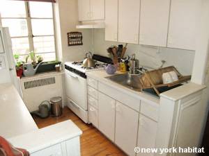 Kitchen - Photo 3 of 4