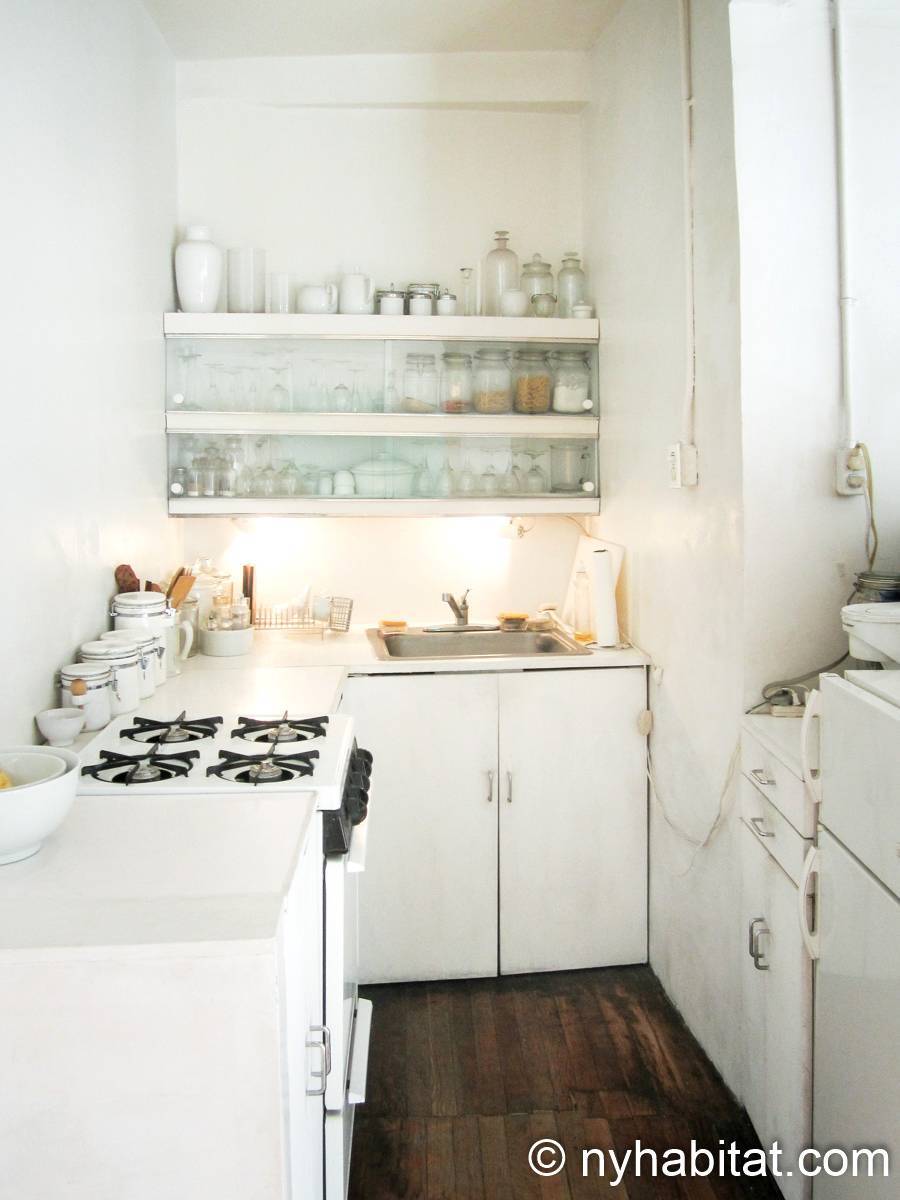 Kitchen - Photo 2 of 3