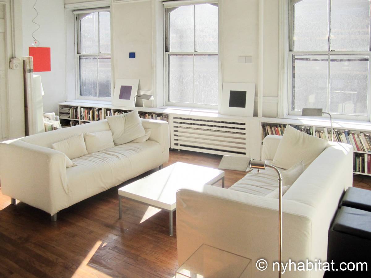 Living room - Photo 1 of 10