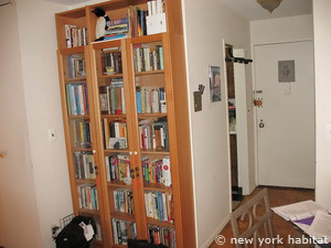 Living room - Photo 5 of 6