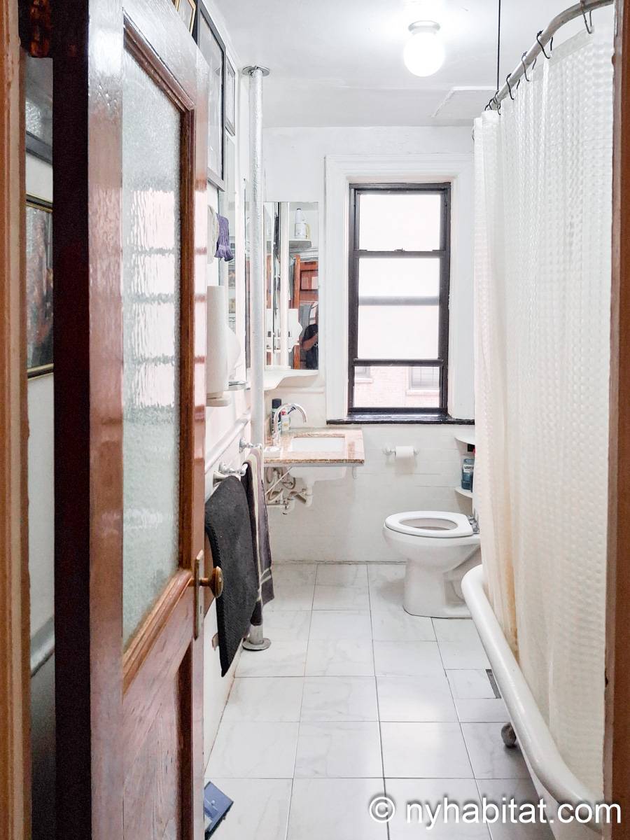Baño 1 - Photo 1 de 2