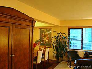 Living room - Photo 3 of 5