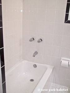 Badezimmer - Photo 2 von 4