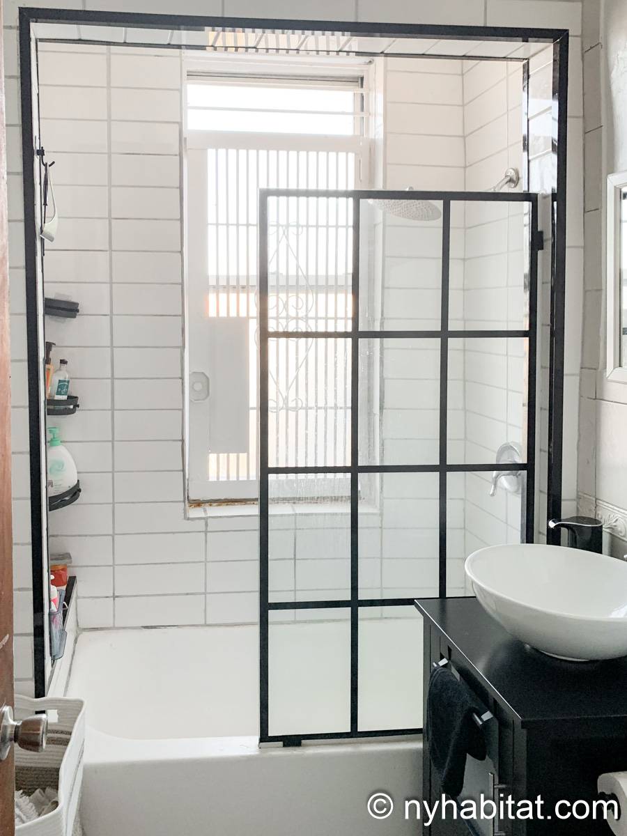 Baño - Photo 1 de 3 Baño - Photo 1 de 3