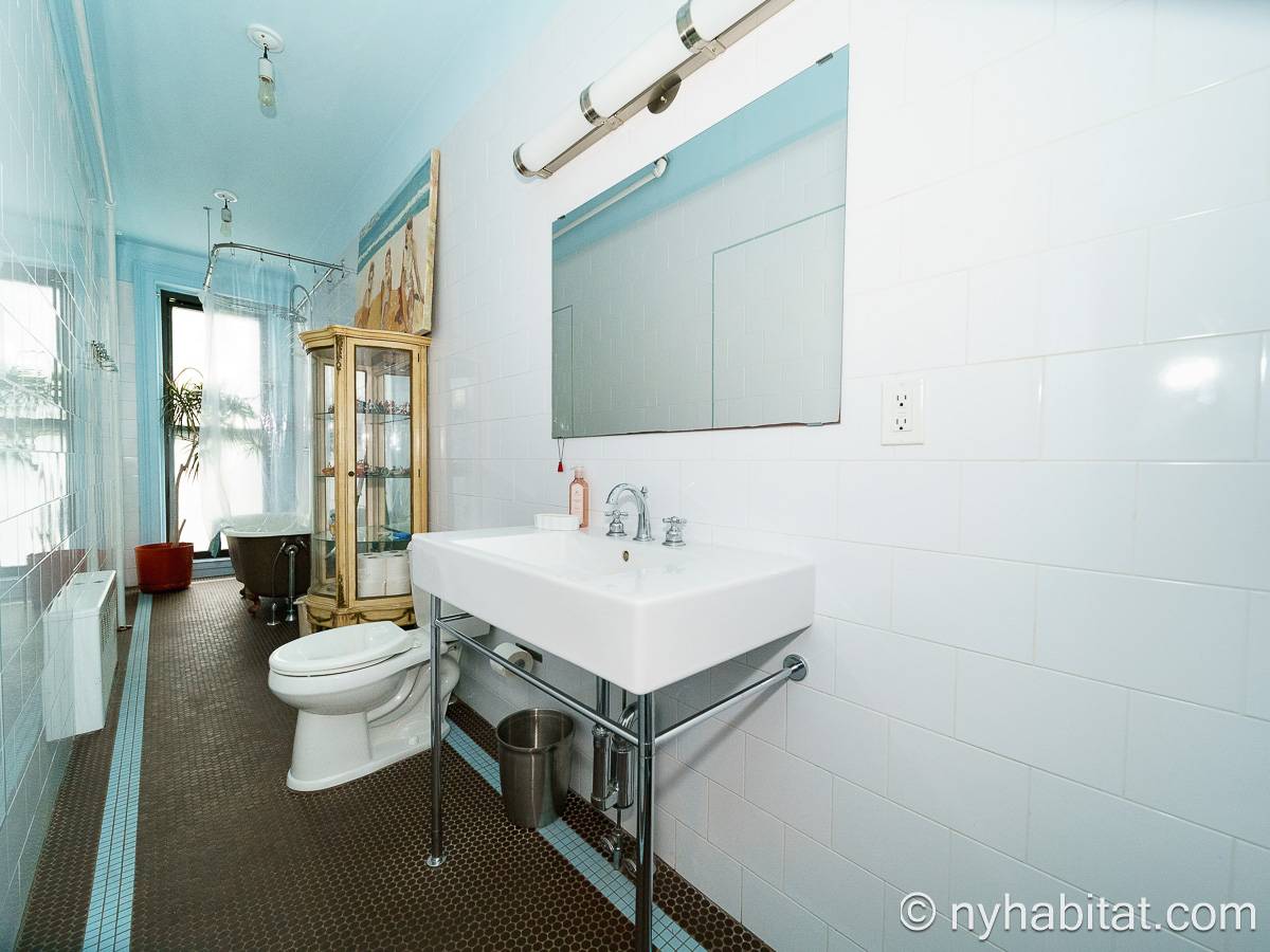 Salle de bain 1 - Photo 2 sur 3