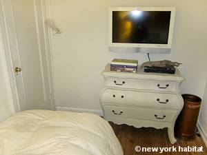 Bedroom - Photo 3 of 6