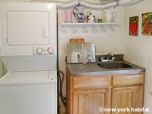 Kitchen - Photo 3 of 4