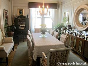 Living room - Photo 2 of 4