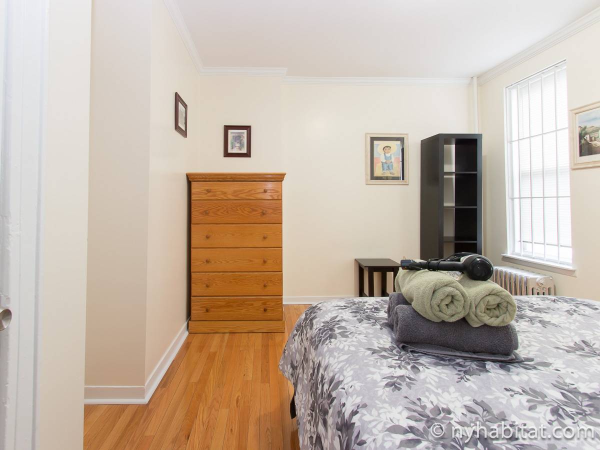 Bedroom - Photo 3 of 4