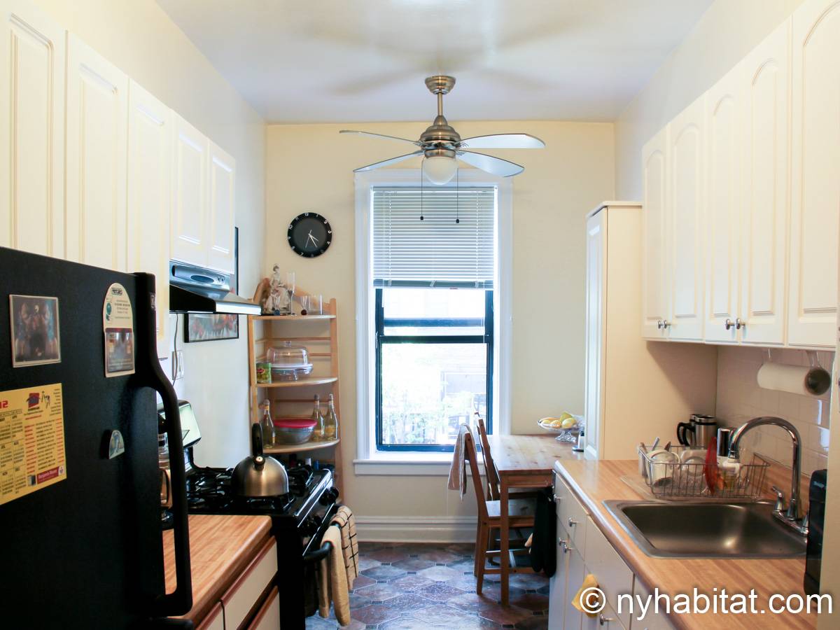 New York Room For Rent - 3 Bedroom apartment for a roommate in Jackson Heights, Queens