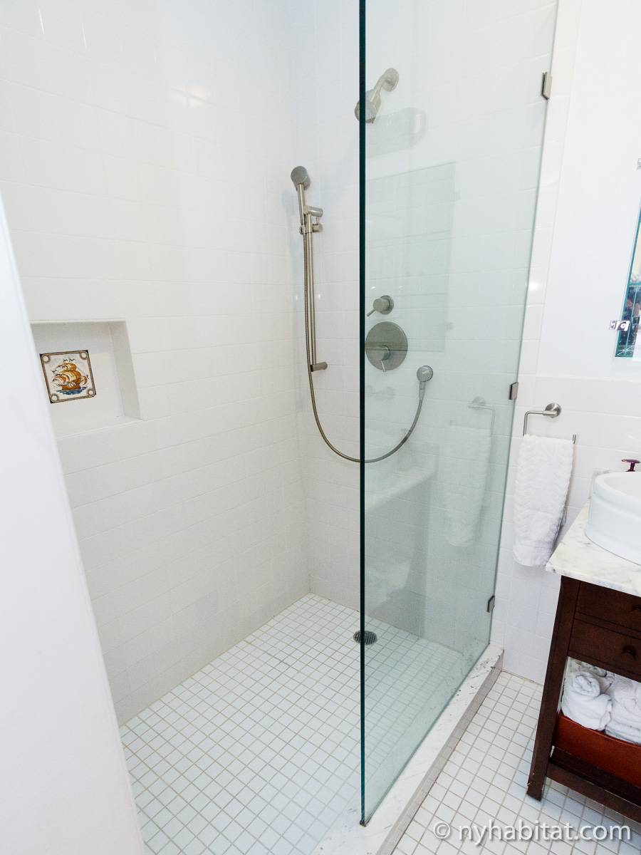 Badezimmer 1 - Photo 1 von 2
