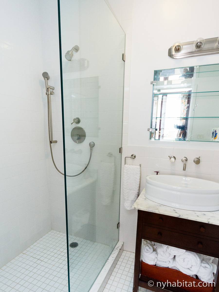 Badezimmer 1 - Photo 2 von 2