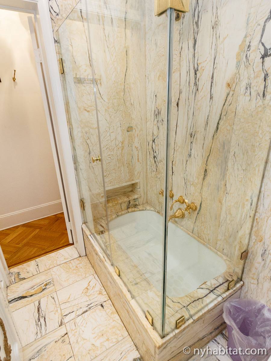Badezimmer 2 - Photo 2 von 4