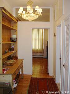 Living room - Photo 7 of 9