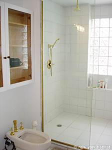 Bathroom 1 - Photo 2 of 8