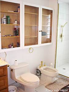 Bathroom 1 - Photo 3 of 8