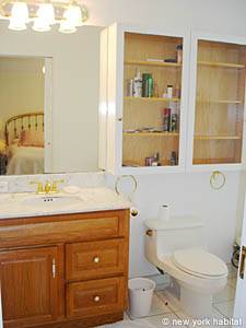 Bathroom 1 - Photo 4 of 8