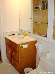 Bathroom 1 - Photo 7 of 8
