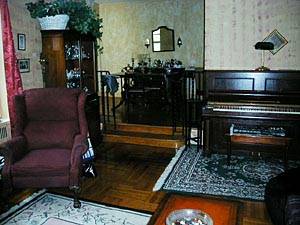 Living room - Photo 3 of 5