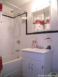 Badezimmer - Photo 2 von 2