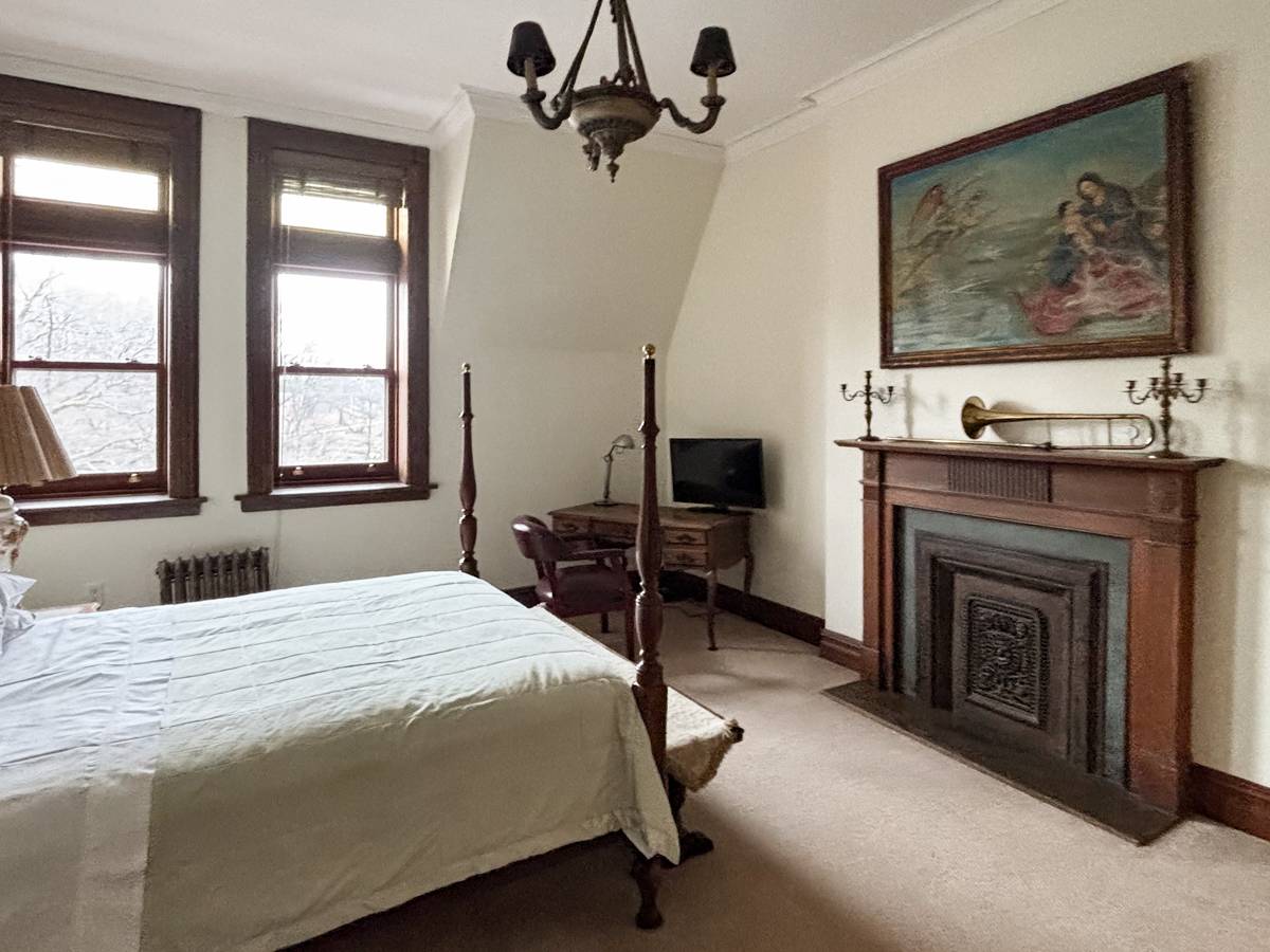 Bedroom 7 - Photo 2 of 4