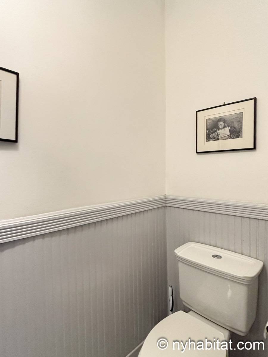 Bathroom 7 - Photo 1 of 2