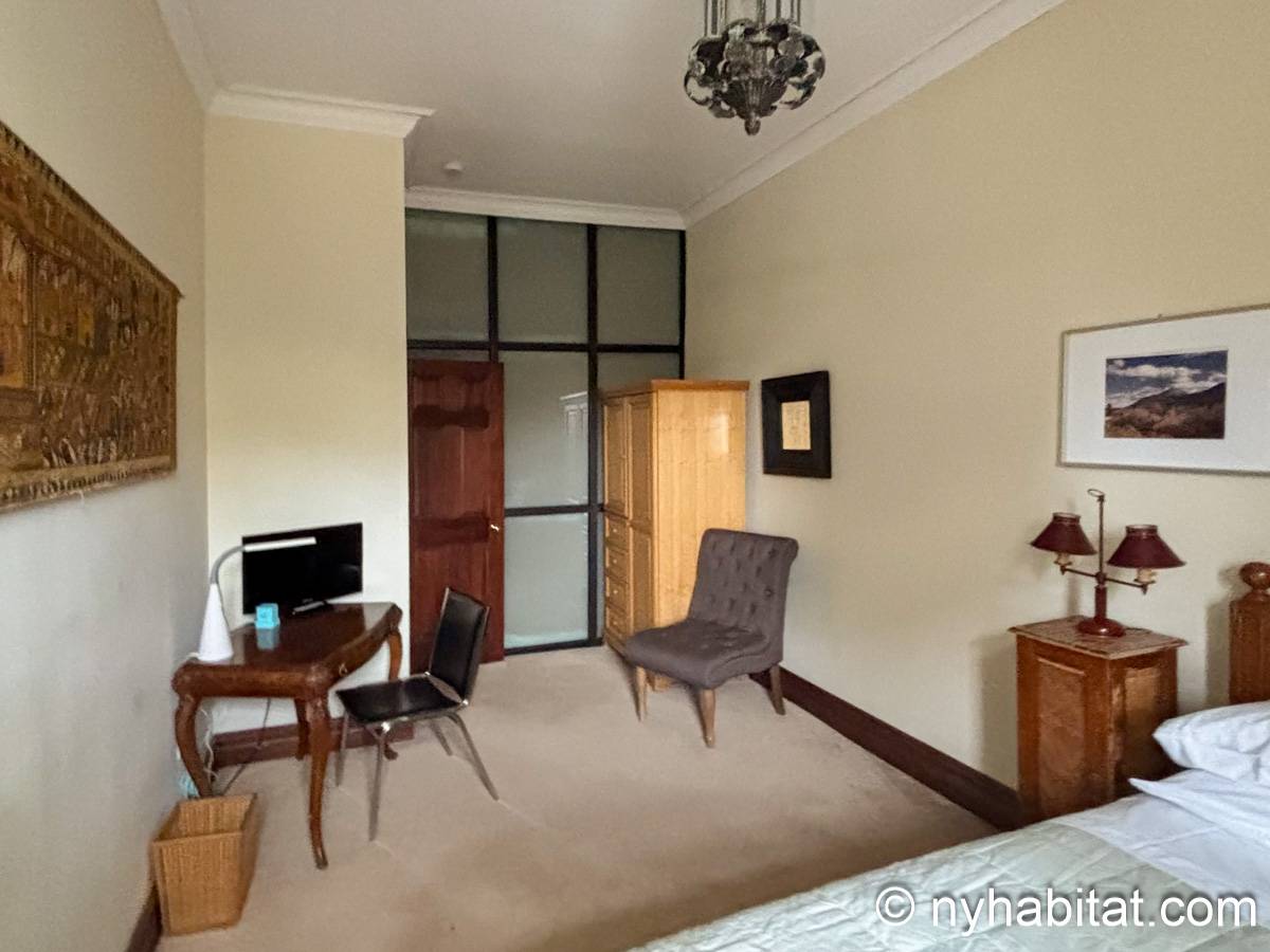 Bedroom 8 - Photo 2 of 4