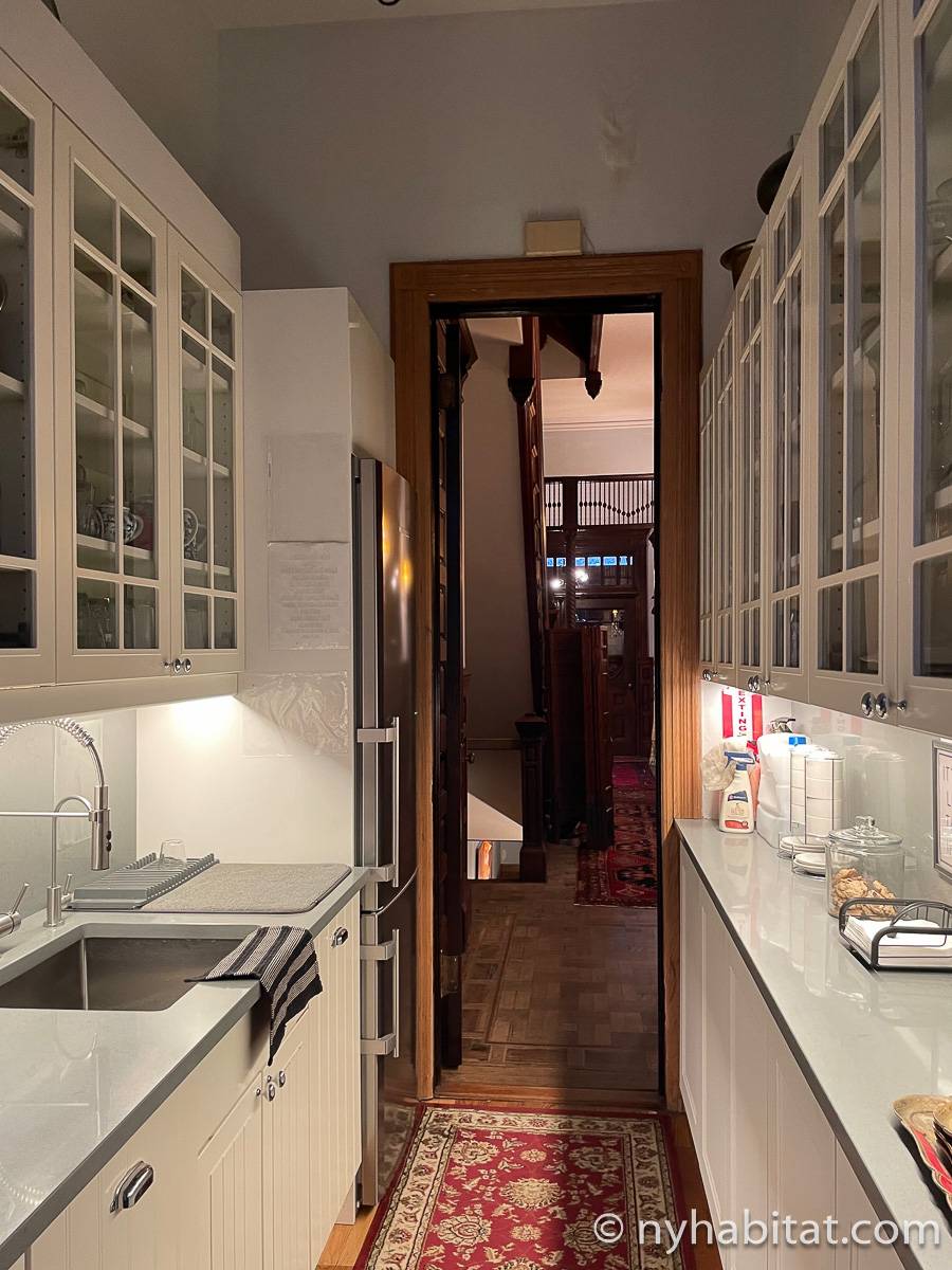 Kitchen 1 - Photo 4 of 7