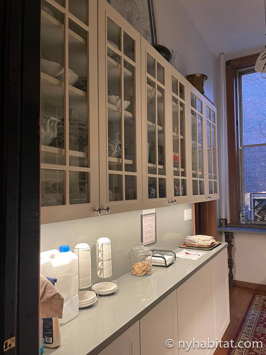 Kitchen 1 - Photo 2 of 7