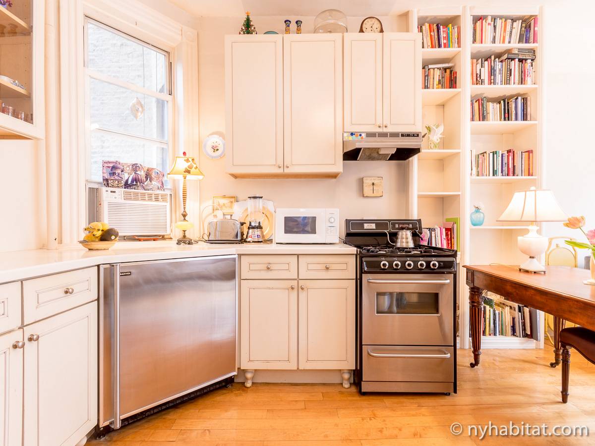 Kitchen - Photo 2 of 6