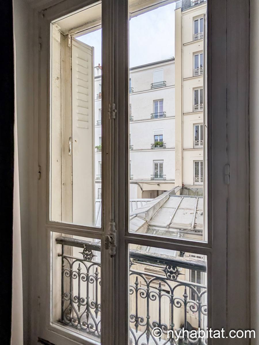 Camera 1 - Photo 7 di 8