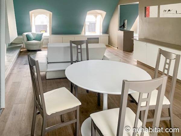 Living room - Photo 3 of 4 Living room - Photo 3 of 4