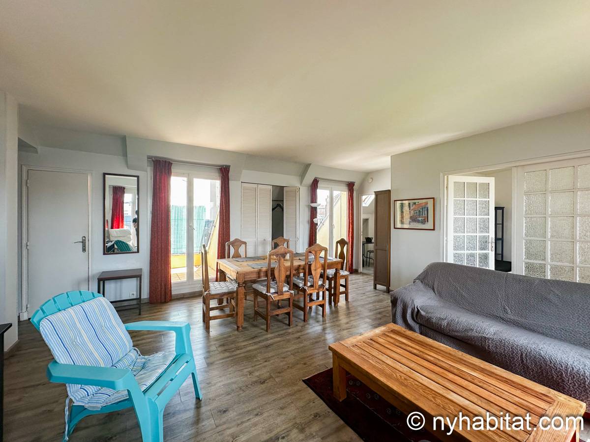 Living room - Photo 2 of 14 Living room - Photo 2 of 14