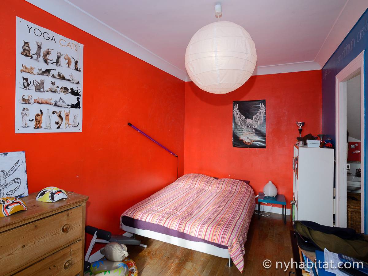 Paris Apartment 3 Bedroom Triplex Townhouse Rental in Menilmontant