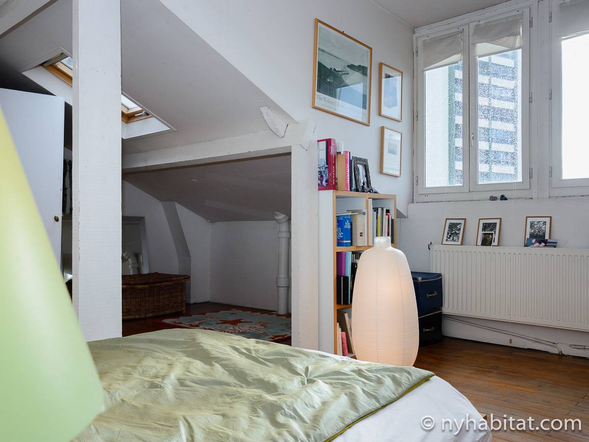 Paris Apartment 3 Bedroom Triplex Townhouse Rental in Menilmontant