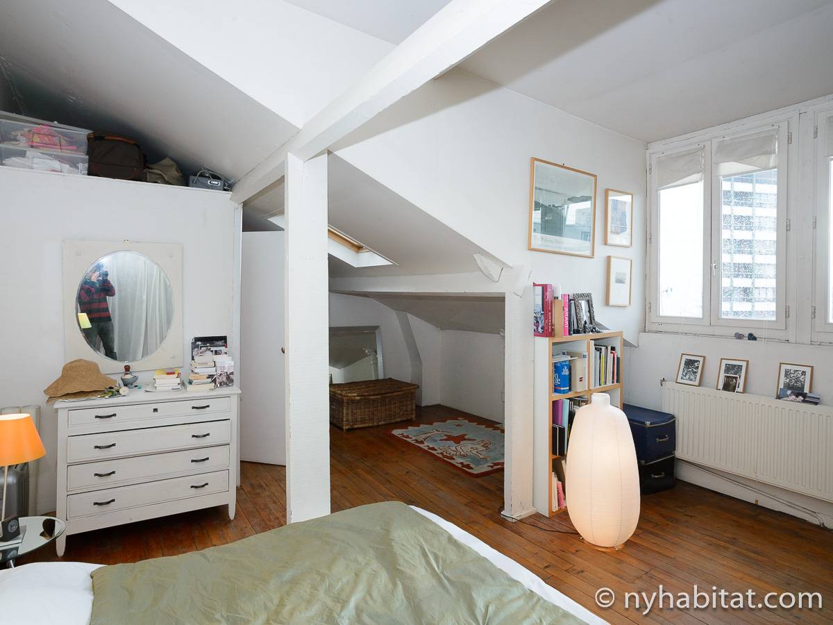Paris Apartment 3 Bedroom Triplex Townhouse Rental in Menilmontant