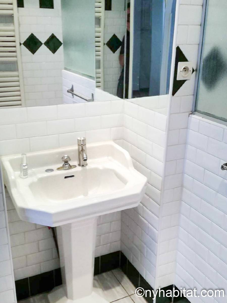 Salle de bain 1 - Photo 1 sur 2