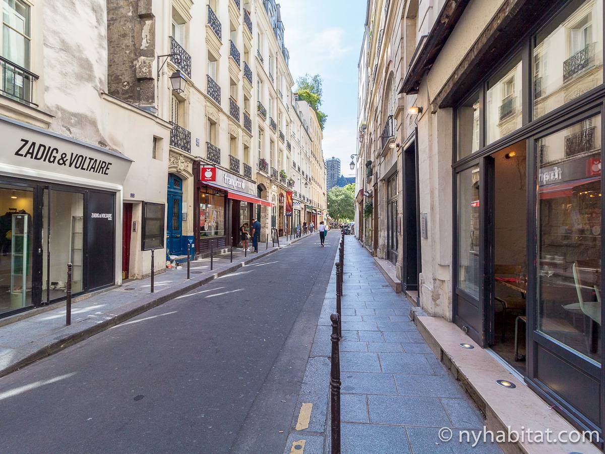 Paris Apartment Studio Apartment Rental in Le Marais (PA1570)