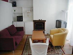 Living room - Photo 3 of 9