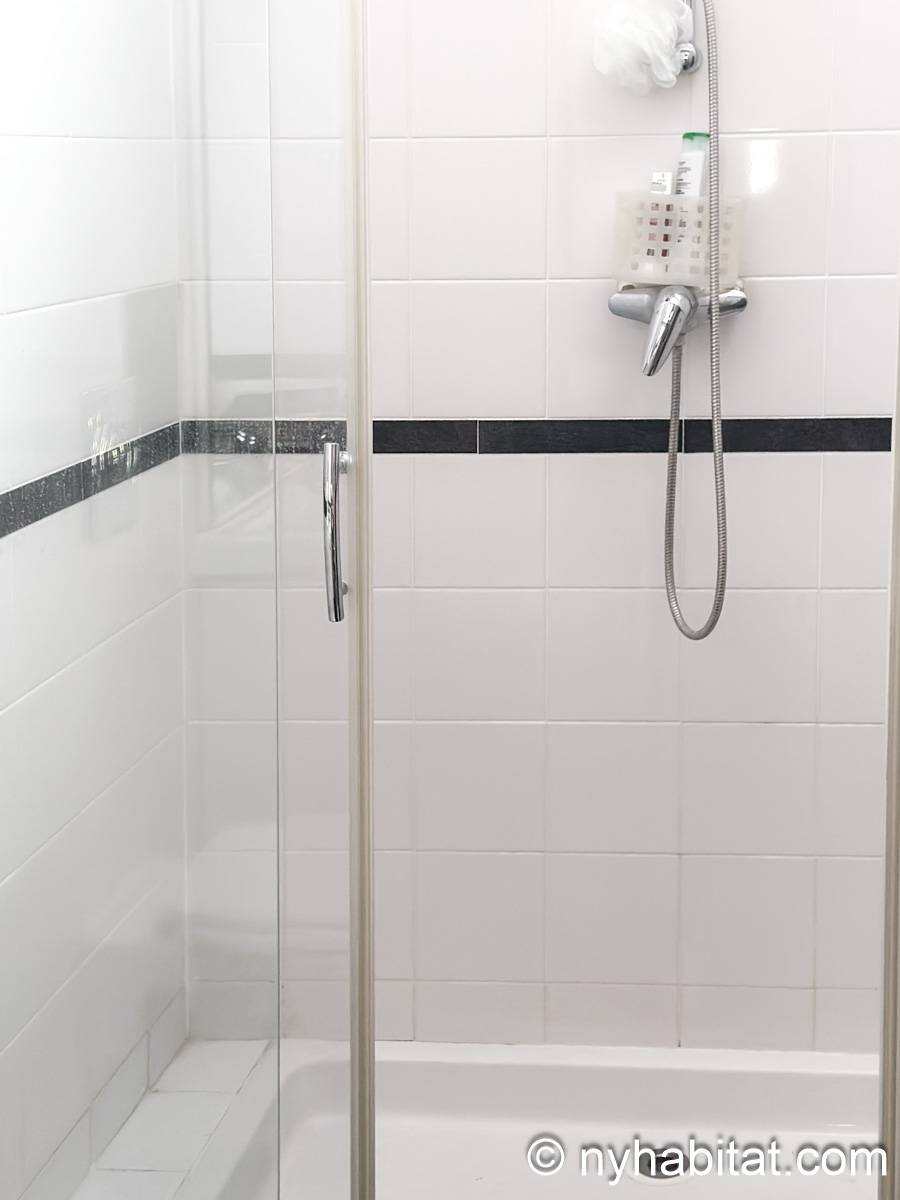 Bathroom 1 - Photo 2 of 2 Bathroom 1 - Photo 2 of 2