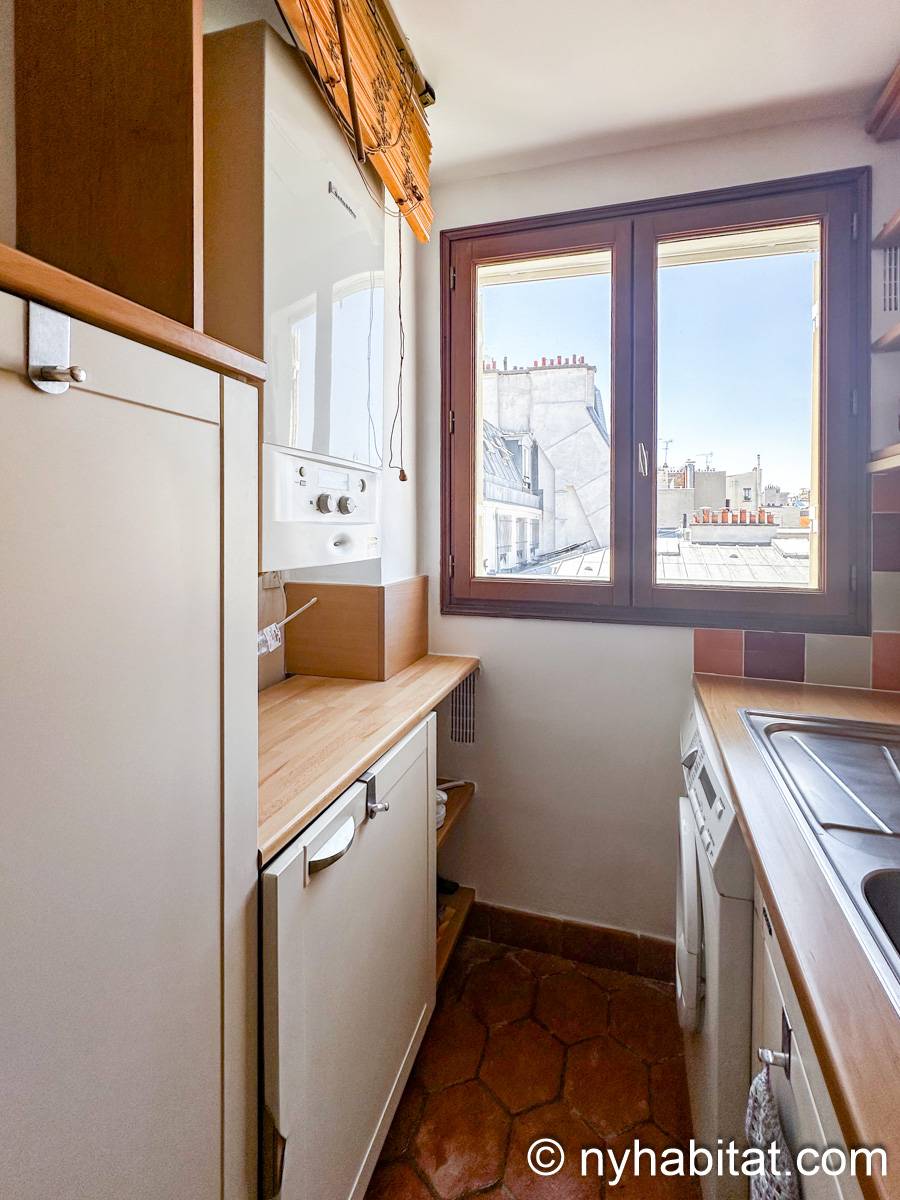 Kitchen - Photo 2 of 4