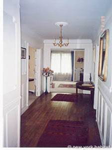 Living room - Photo 3 of 3