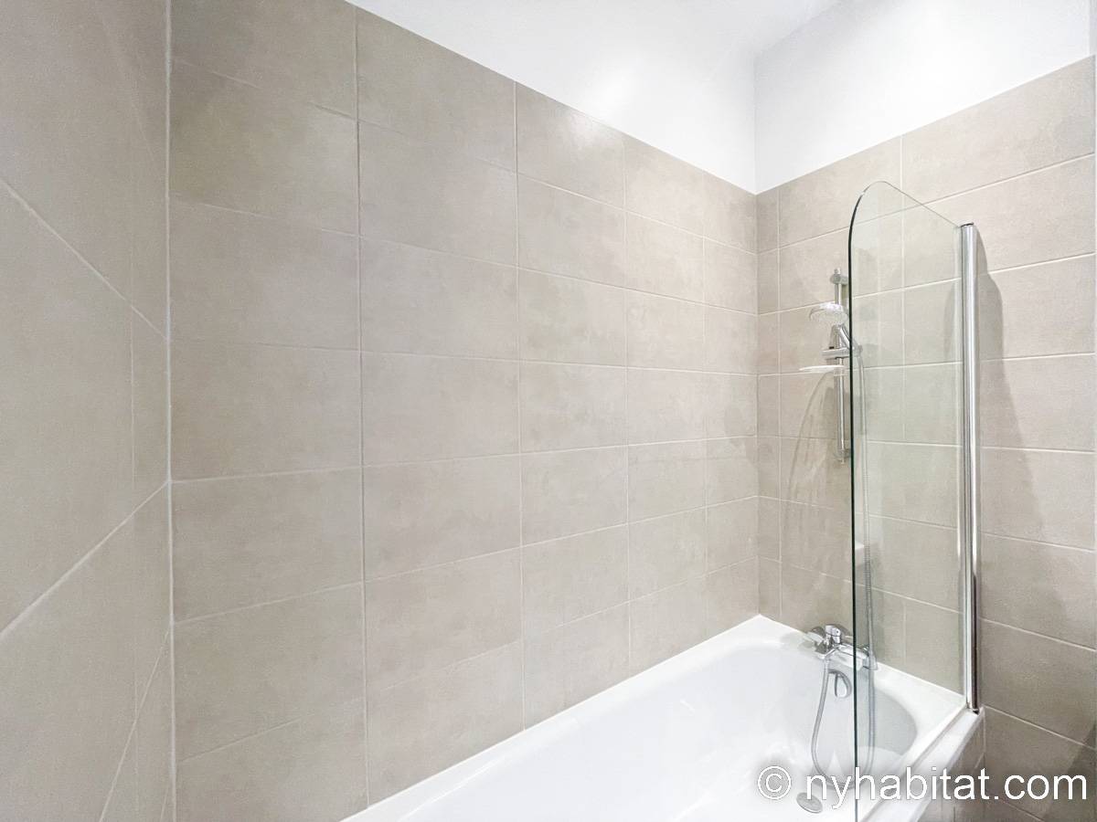 Baño 1 - Photo 2 de 3