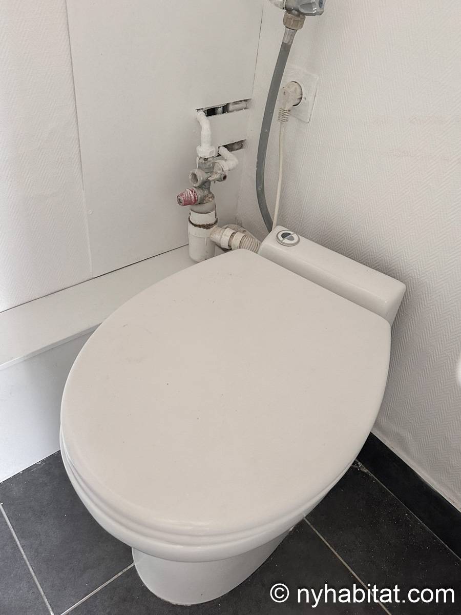 Bathroom - Photo 5 of 5