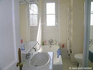 Badezimmer - Photo 1 von 5