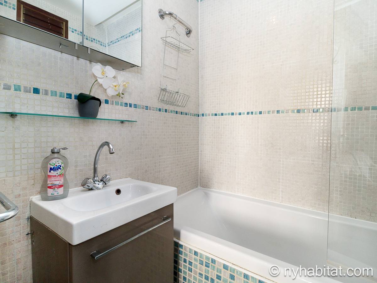 Badezimmer - Photo 1 von 2